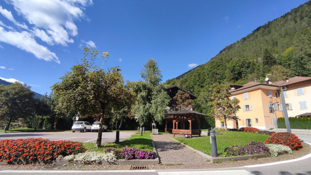 Casa Mirandola Montana Apartment Commezzadura Bagian luar foto